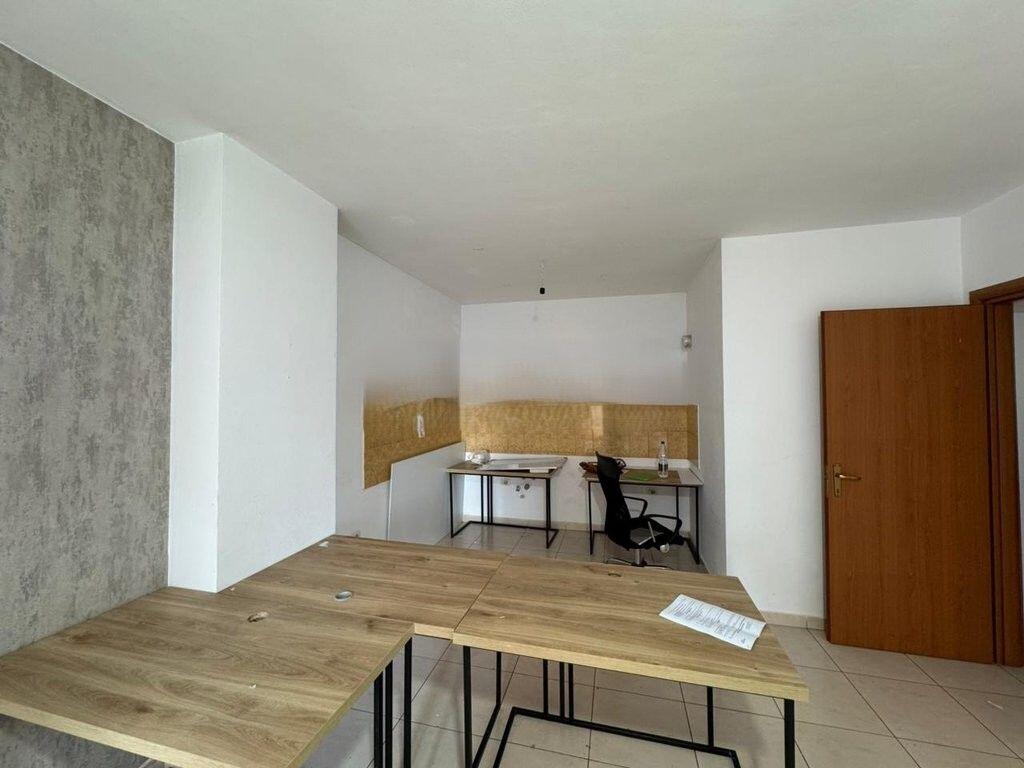 JEPET ME QIRA AMBIENT 1+1 PER ZYRA PRANE MATERNITETIT TE RI !! 450 € /Muaj