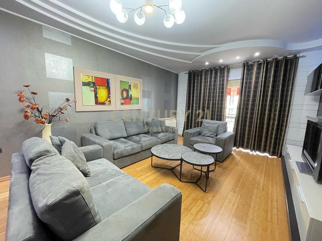 APARTAMENT 2+1+2 PRANE AMBASADES AMERIKANE, TIRANE!