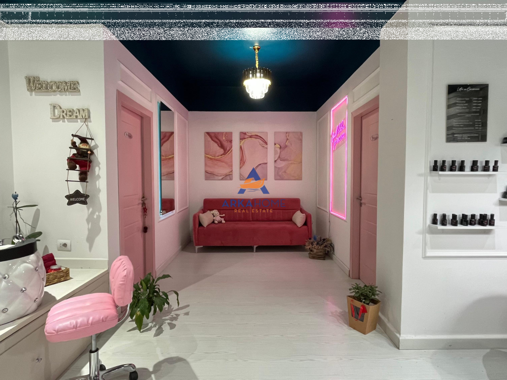 JEPET AMBIENT ME QERA 70M2 ⁠"RRUGA MYSLYM SHYRI" 80.000 LEKE