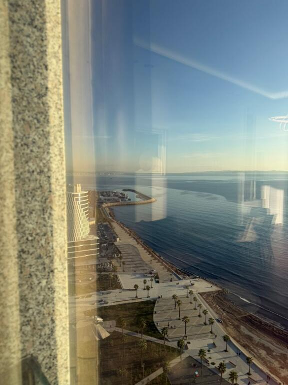 Jepet me qira apartament 1+1 ne vollga te 27-kateshi