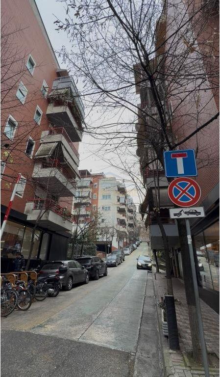 Shitet apartament 2+1 Liqeni i Thate