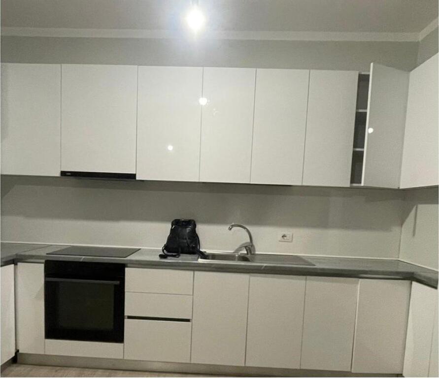 Apartament 2+1 me qira tek Stacionit i Trenit  tek BKT