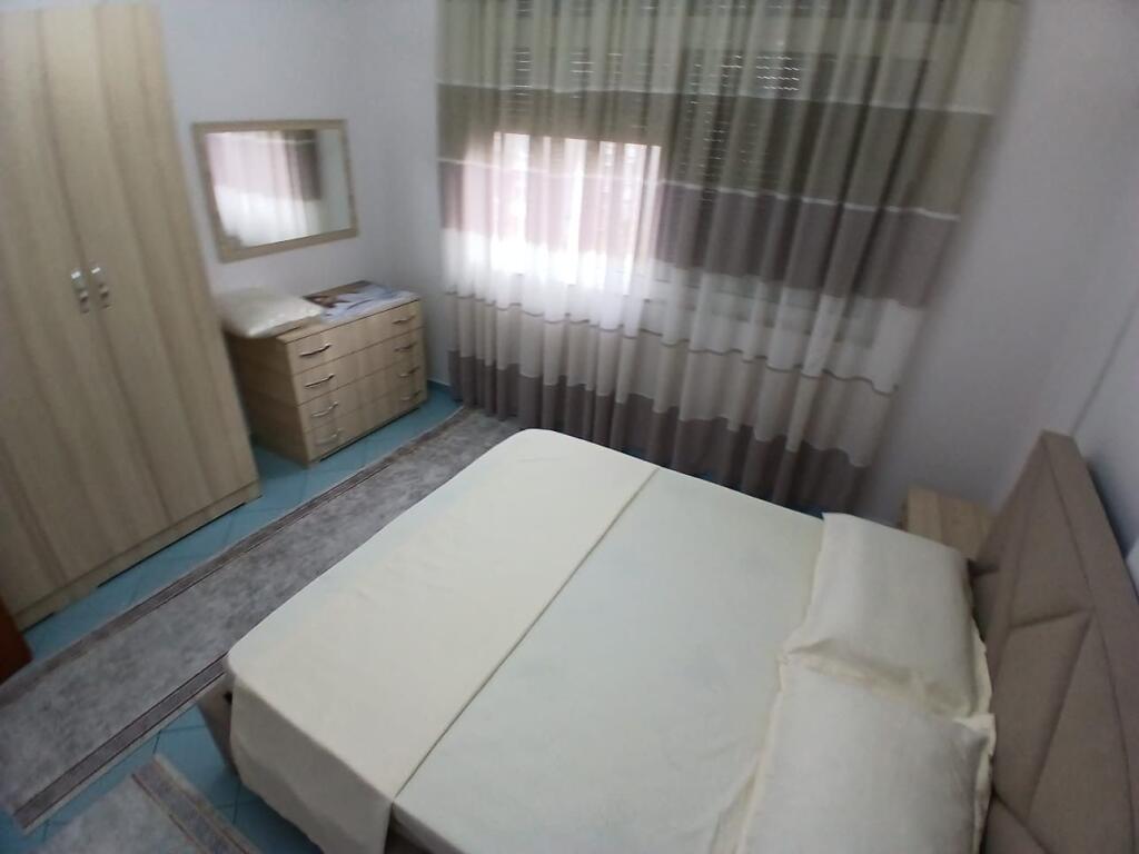 Jepet Me Qera Apartament 2+1+2 Tualete +1 Ballkon