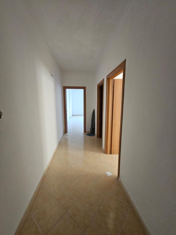 SHITET APARTAMENT – SHKËMBI I KAVAJËS