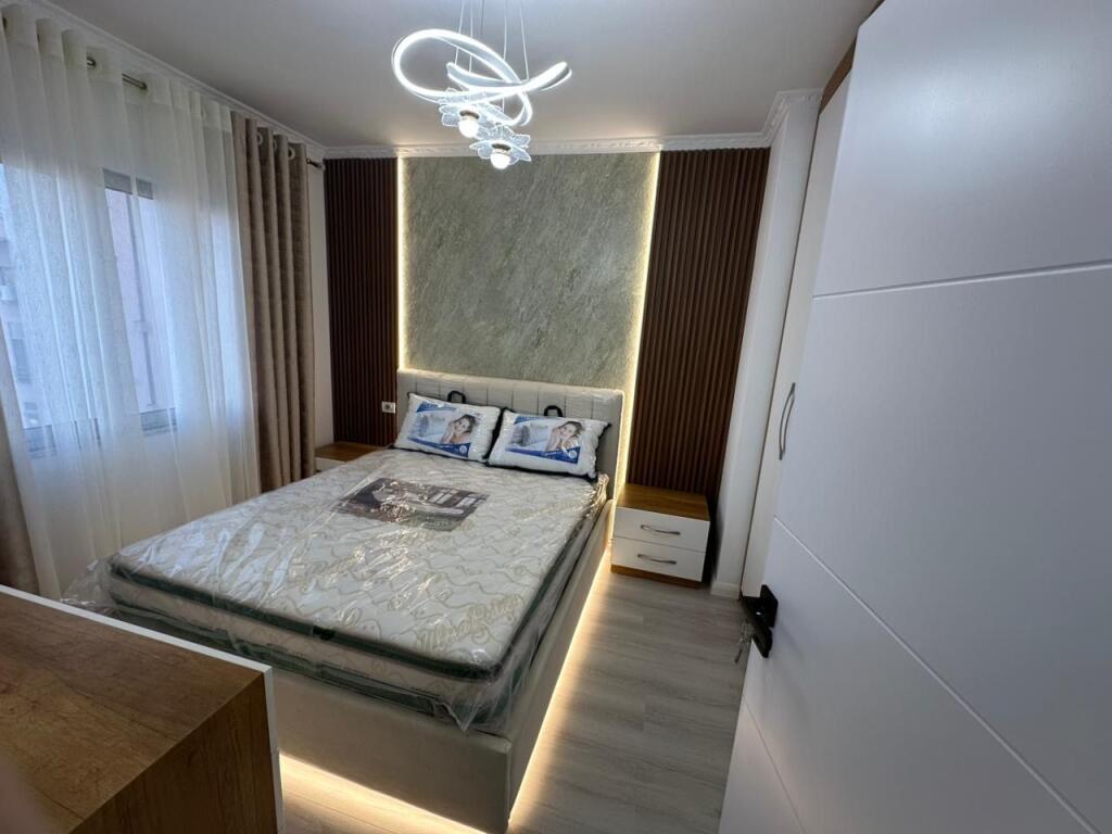 Apartment 2+1, Astir!