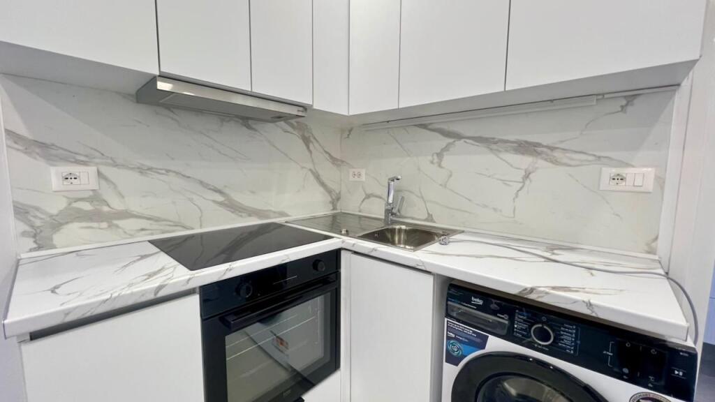 Me Qera : 2+1📍Selvi(Shkolla Servete Maci) - 65,000 Lek - S.72m² - 100% e Re e Sapo Investuar✨ || Dy hapa Larg nga Qendra