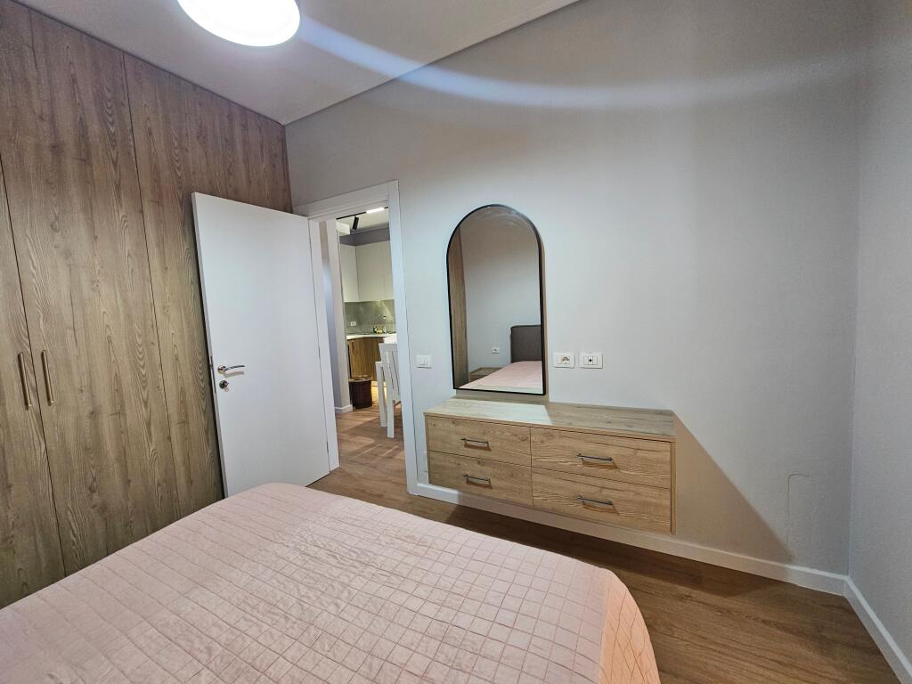 Jepet me qira apartament 1+1 – Univers City