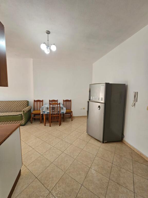 SHITET APARTAMENT 1+1 – SHKËMBI I KAVAJËS