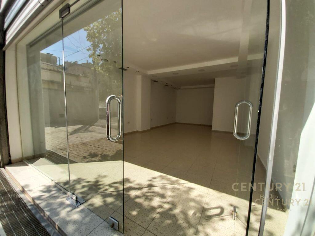 Ambjent Komercial me qera tek Fakulteti i Shkencave