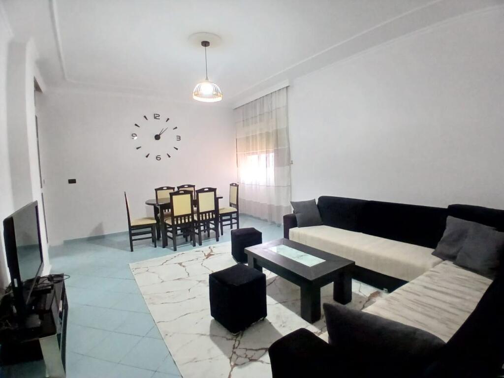 Jepet Me Qera Apartament 2+1+2 Tualete +1 Ballkon