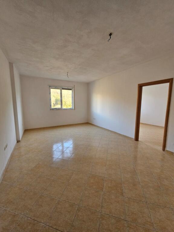 SHITET APARTAMENT – SHKËMBI I KAVAJËS