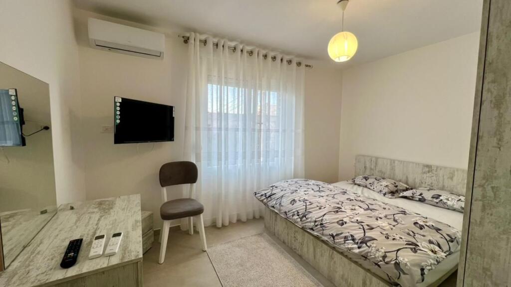 Me Qera : 2+1📍Selvi(Shkolla Servete Maci) - 65,000 Lek - S.72m² - 100% e Re e Sapo Investuar✨ || Dy hapa Larg nga Qendra