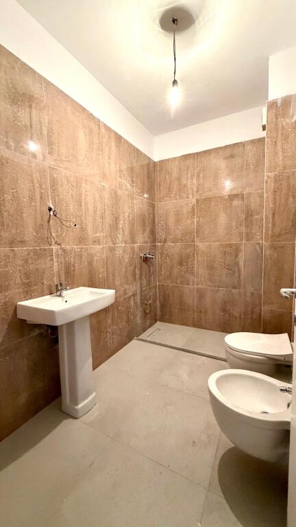 OFFICE SPACE FOR RENT AT PAZARI I RI