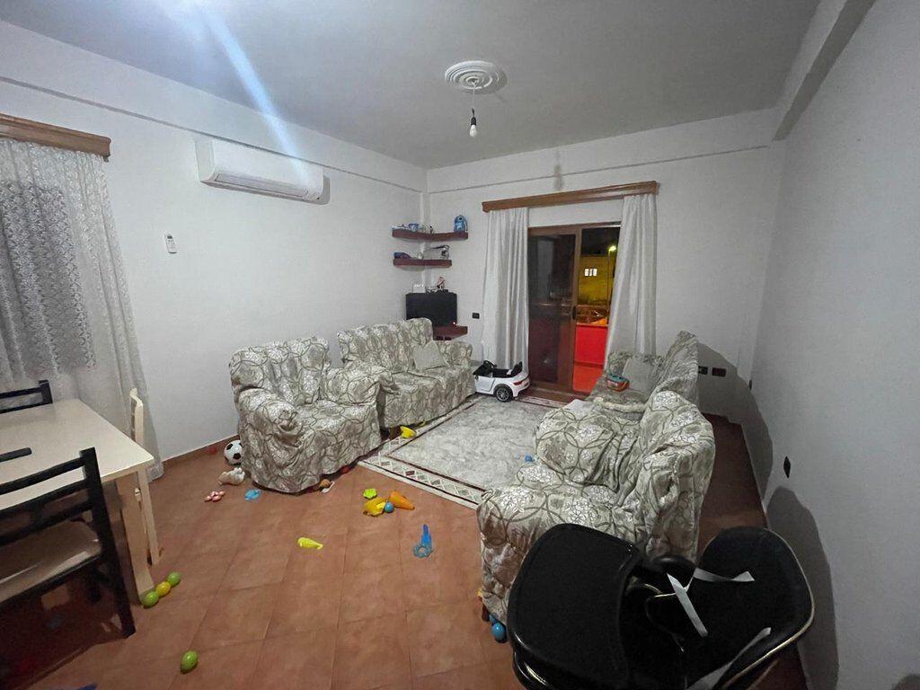 Shitet,Apartament 1+1,Selite