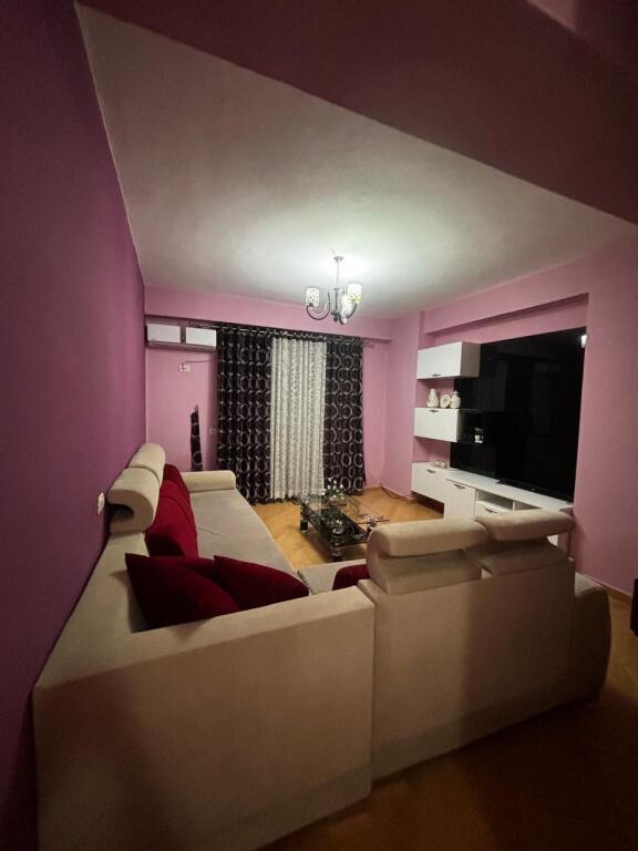 🏖 Jepet me qera super apartament në zonën e Plazhit, Durrës