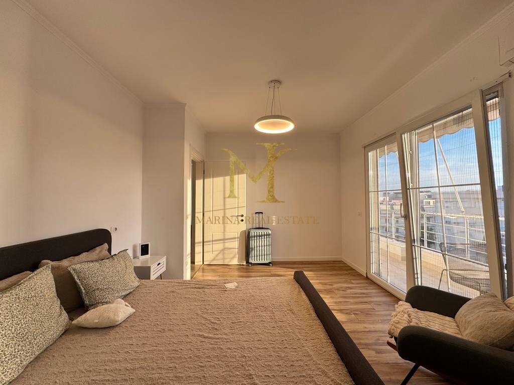 Jepet me qera 2+1+2 banjo, ne Plazh (Ura e Dajlanit)
