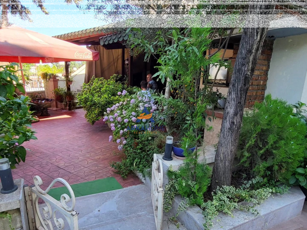 AFFITTASI LOCALE/AMBIENTE 300 M² "KINOSTUDIO, DI FRONTE AL CAVALIERO CLUB" 2500 EURO