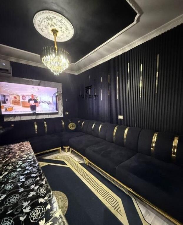 AMBIENTE COMMERCIALE 60 M2 21 DICEMBRE 300.000 EURO