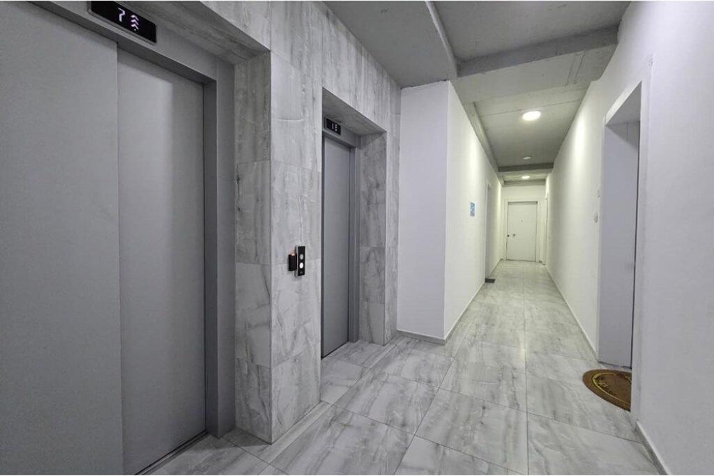 Apartament 2+1+2 + Post Parkimi Bulevardi i Ri !!