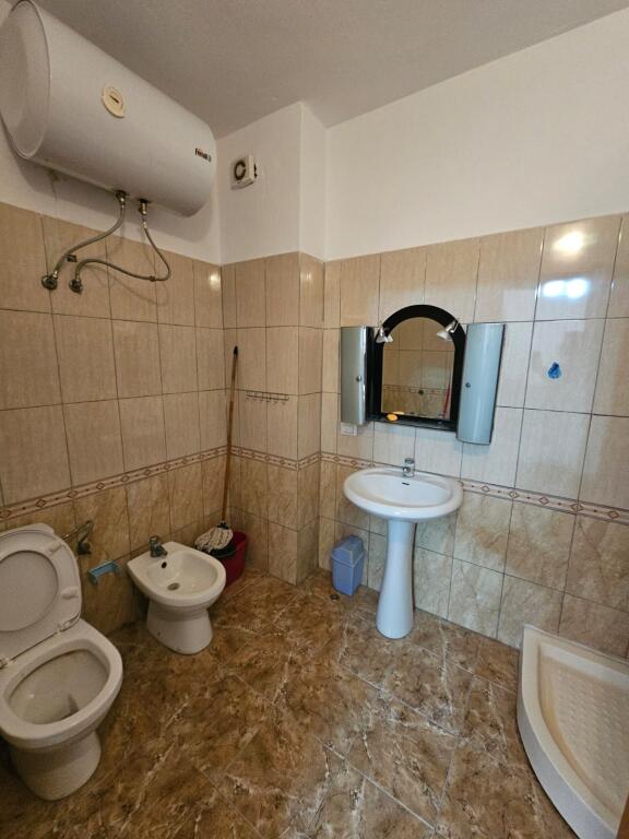 SHITET APARTAMENT 1+1 – SHKËMBI I KAVAJËS