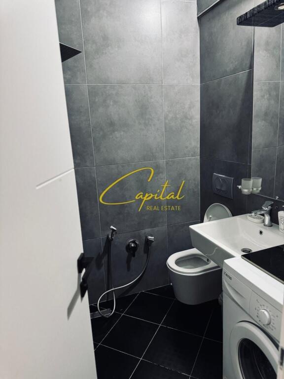 APARTAMENT ME QERA 1+1 21 DHJETORI 500 EURO