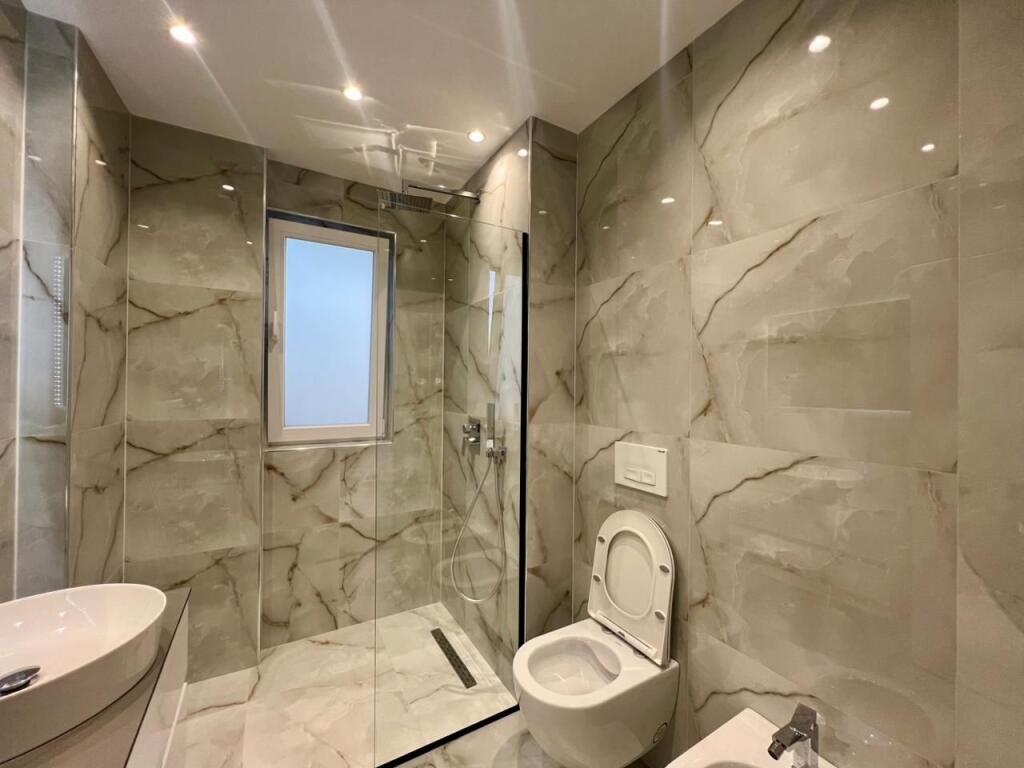 For Rent Apartment 3+1+2 Bathrooms, “Pazari i Ri”, Tirana