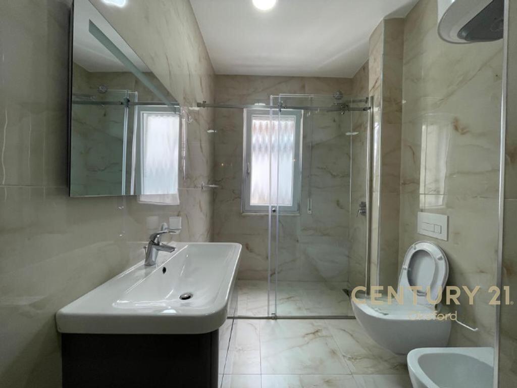 JEPET ME QIRA – APARTAMENT 2+1+2 + POST PARKIMI | KOPSHTI BOTANIK