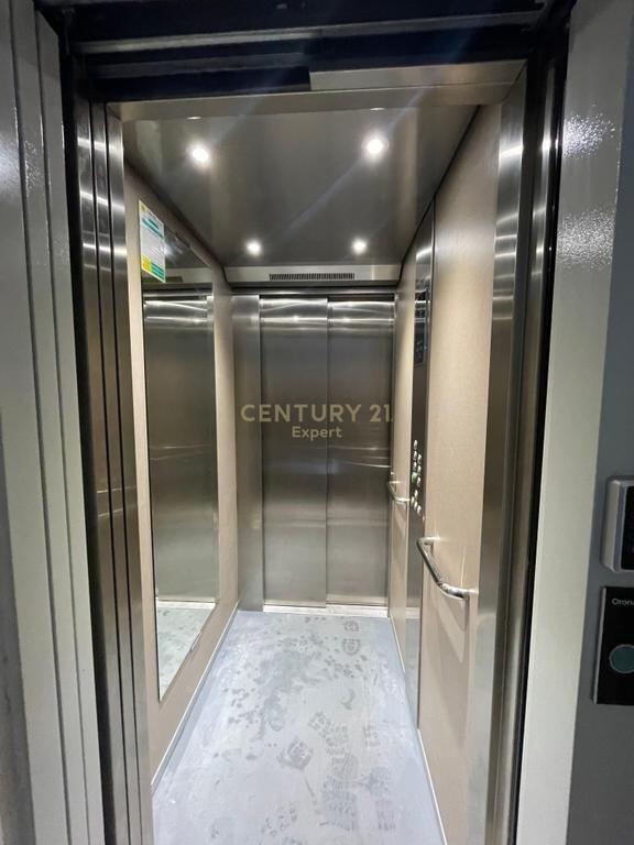 JAPIM ME QIRA APARTAMENT 3+1+2 PER ZYRA OSE BANIM !!