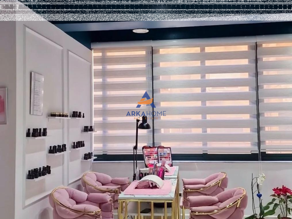 JEPET AMBIENT ME QERA 70M2 ⁠"RRUGA MYSLYM SHYRI" 80.000 LEKE