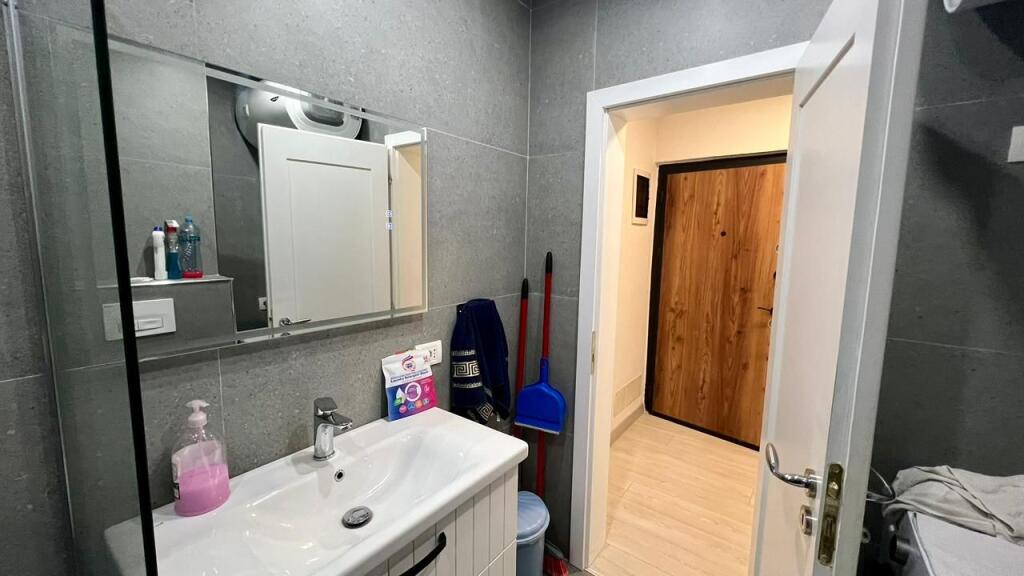 In Affitto: 1+1📍Vicino alla Piramide (Accanto a ETC) - 65.000 Lek - 4° Piano - 50m² - 100% Nuovo in Busta✨️ || Una delle zone più richieste di Tirana🔥