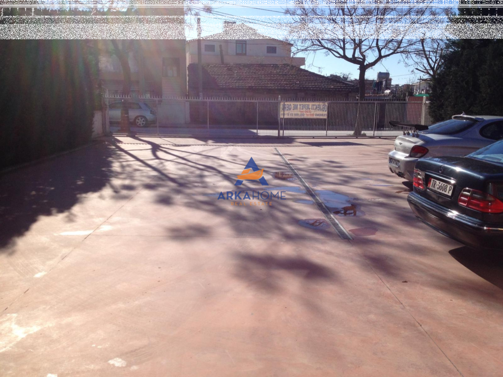 AFFITTASI MAGAZZINO 230M2 "KAMEZ" 1250 EURO