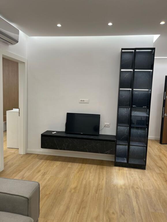 🏠 Apartament me qira 2+1 – Fusha e Aviacionit