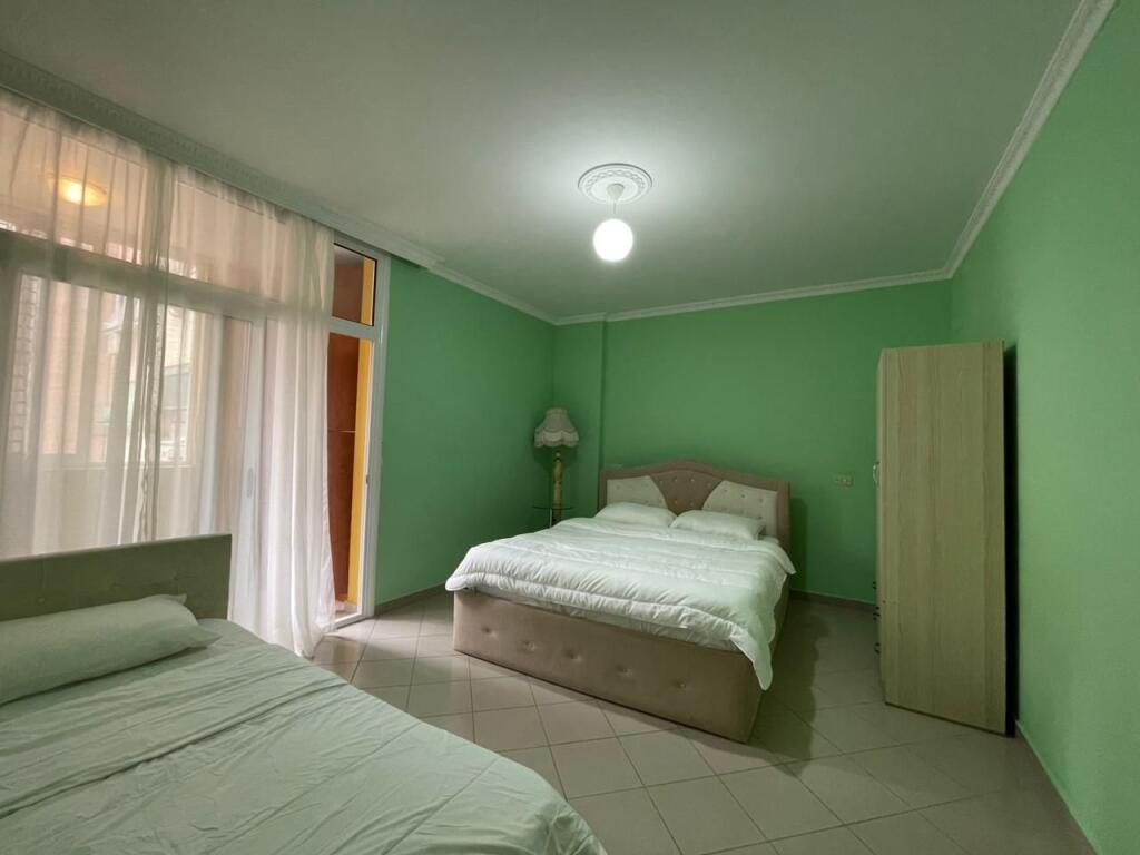 Appartamento 2+1 in affitto presso Komuna e Parisit.