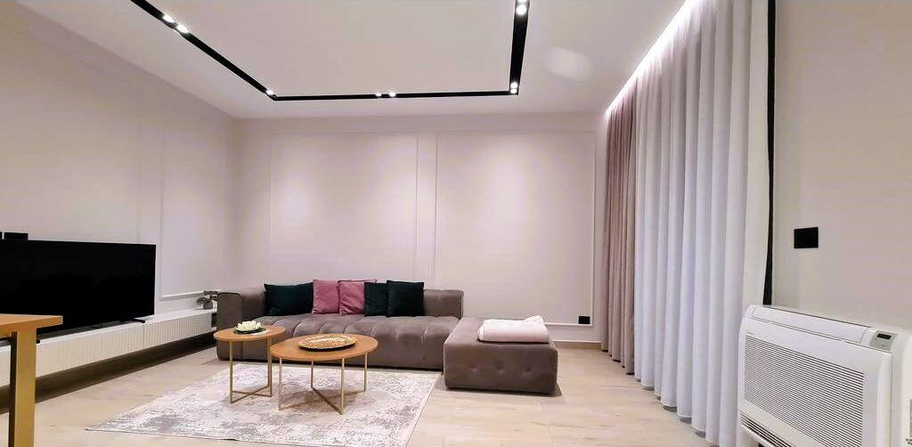 APARTAMENT LUKSOZ 1+1 ME PARKIM, PRANE QENDRES TREGTARE TEG!