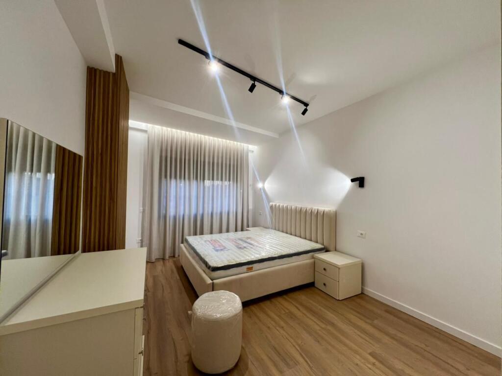 For Rent Apartment 3+1+2 Bathrooms, “Pazari i Ri”, Tirana