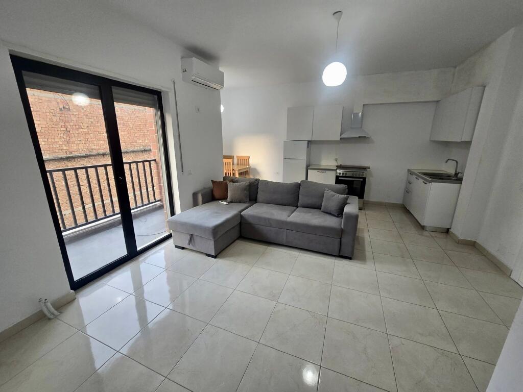 1+1/In affitto📍Vila gold 📌45 000 lek