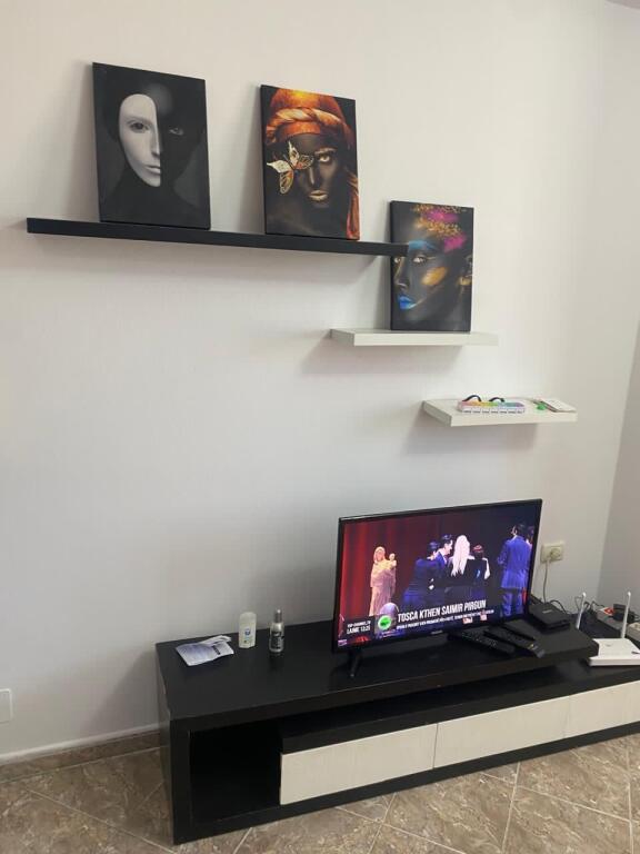 Qera Dublex 2+1 rruga - Frigoriferit.