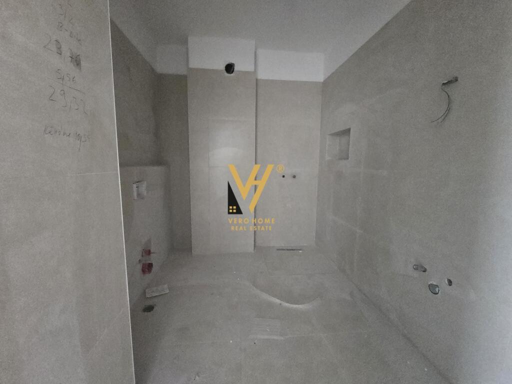 SHITET APARTAMENT 2+1+BLK TE KOM.AURA, RRUGA DRITAN HOXHA 189.000 EURO