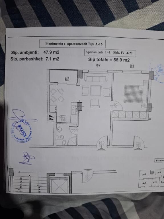 Appartamento 1+1, Misto Mame!