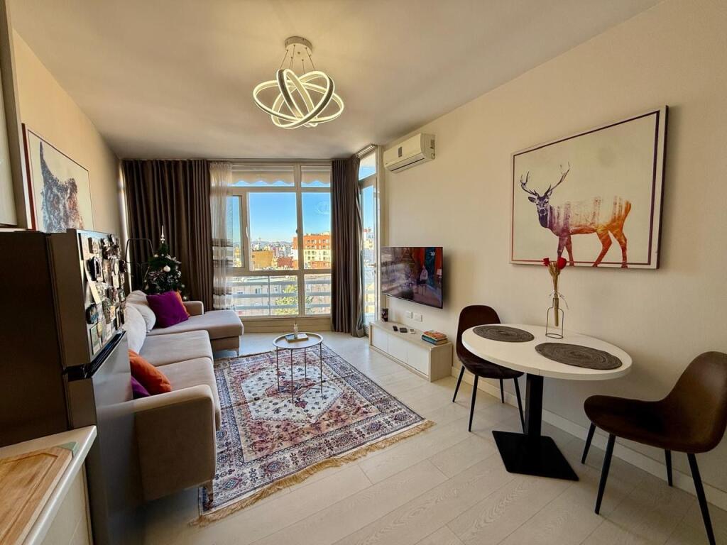 Shesim Apartament 1+1 Rruga Arkitekt Kasemi!