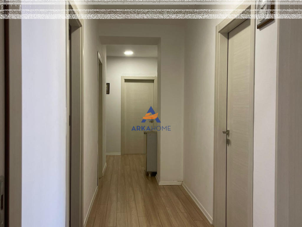 VENDESI IN VENDITA 3+1+2 "VIA 5 MAGGIO – FERIT XHAJKO" 210.000 EURO