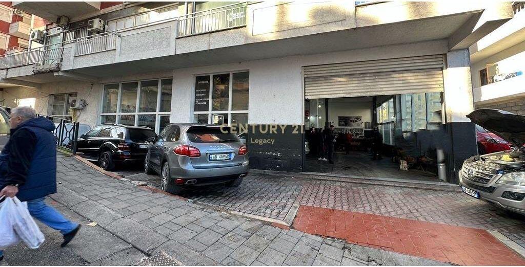 Commercial Space – Floor 0, on the main road Selite