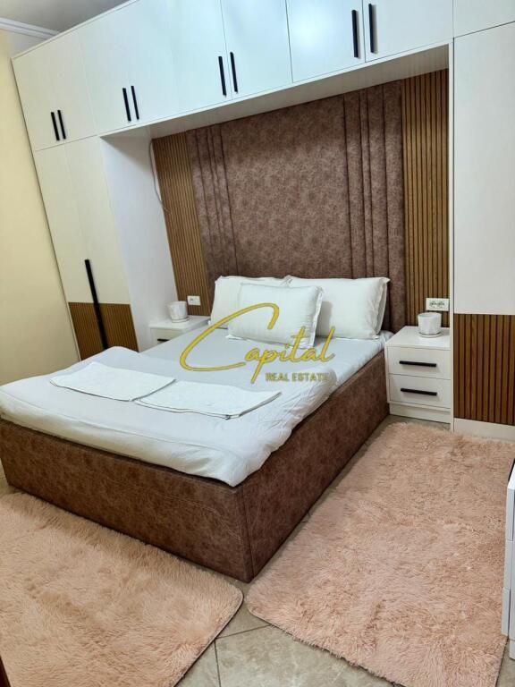 APARTAMENT ME QERA 1+1 21 DHJETORI 500 EURO