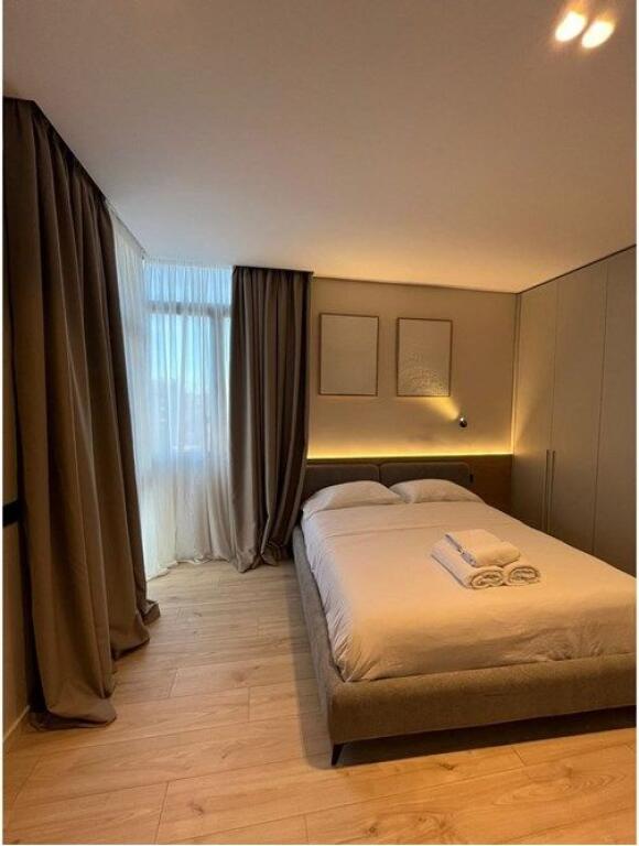 TRE APARTAMENTE TË INVESTUARA PER SHITJE , SELVIA