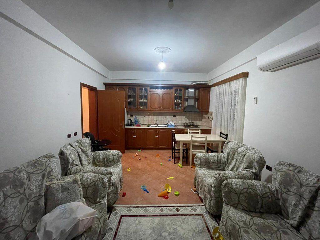 Shitet,Apartament 1+1,Selite