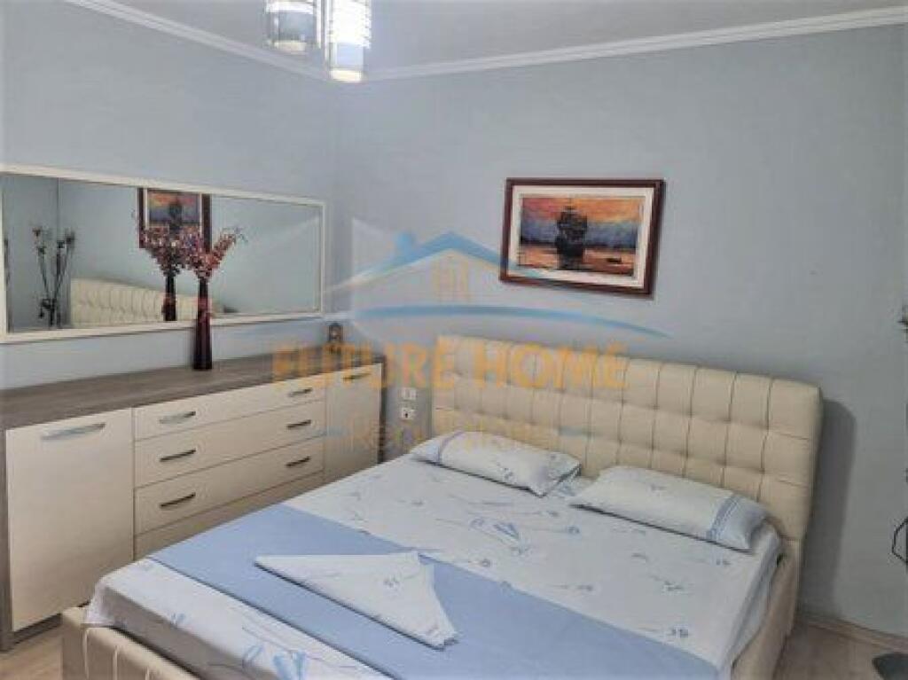 Qera, Apartament 2+1, Rruga e Barrikadave