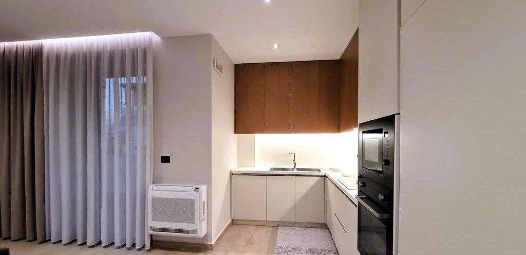 APARTAMENT LUKSOZ 1+1 ME PARKIM, PRANE QENDRES TREGTARE TEG!
