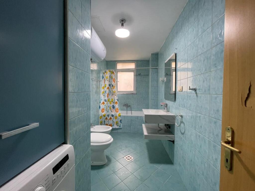 Appartamento 2+1 in affitto presso Komuna e Parisit.