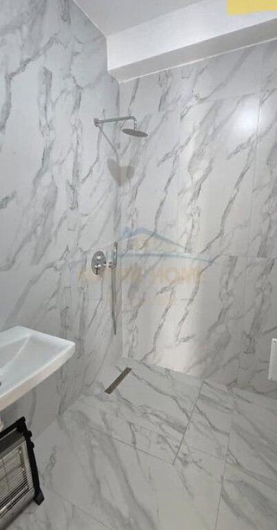 Affitto, Appartamento 2+1+2 Complesso Kaimi, Ali Demi, Tirana.