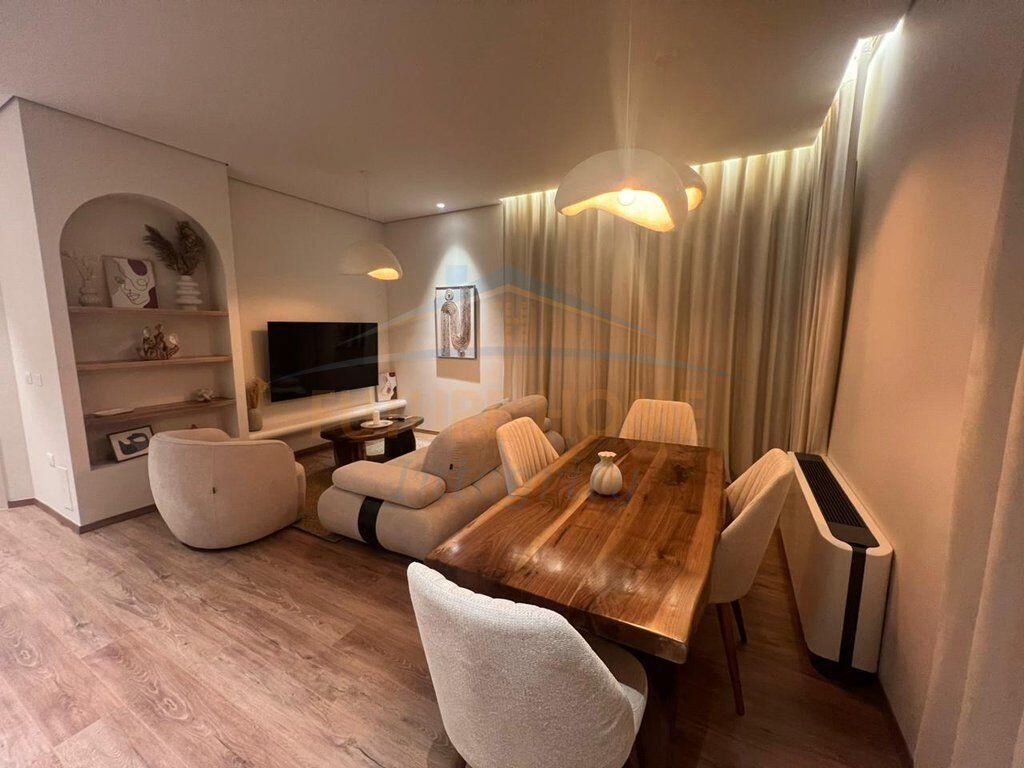 Affitto, Appartamento 2+1+2+2 Posti Auto, Green Valley Residence, Tirana.